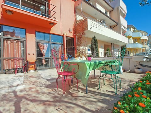 Apartment 1571