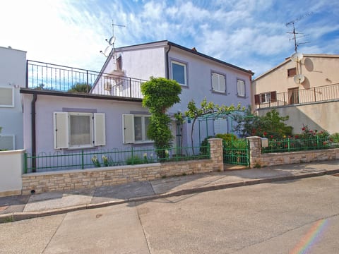 Apartment 1348