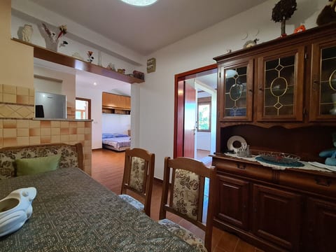 Apartment 826