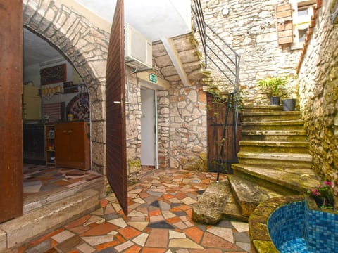 House 1599