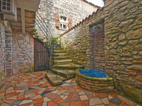 House 1599