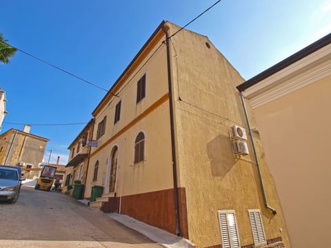 Apartment 271