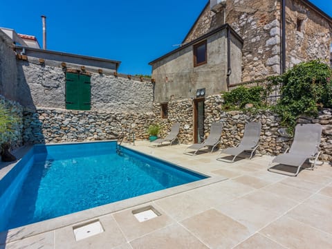 Casa Royal / HR-09832-01