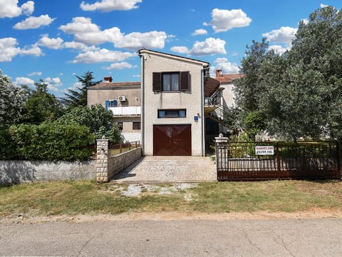 Apartment 2360