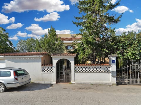 Apartment 2058