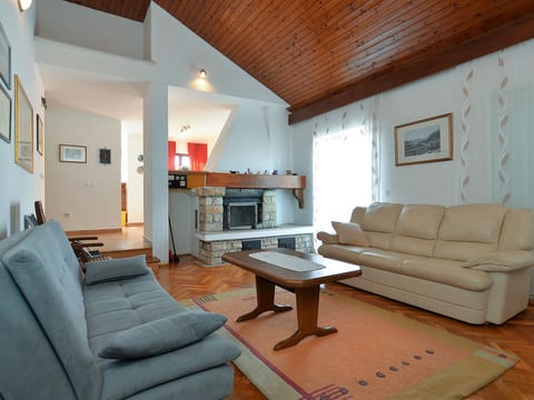 Apartment 2058