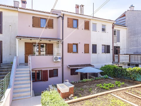 Apartment 604