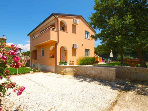 Apartment 1774