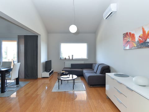 Apartment 1779
