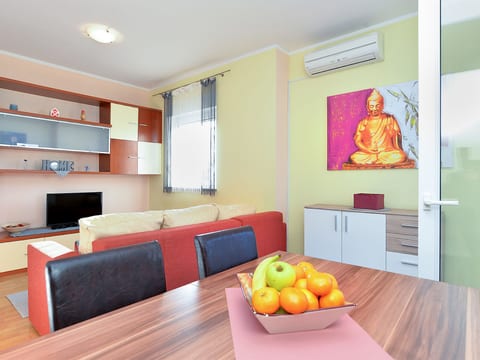 Apartment 1982