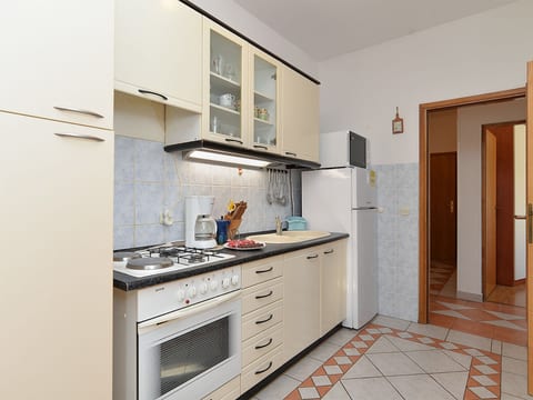 Apartment 1982