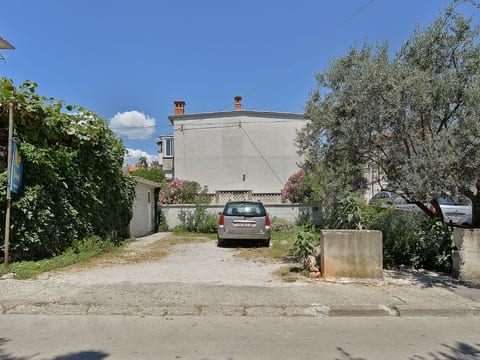 Apartment 1684