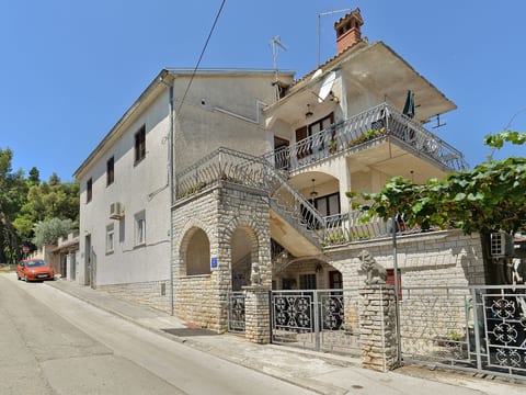 Apartment 1684