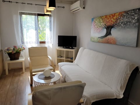 Apartment 944