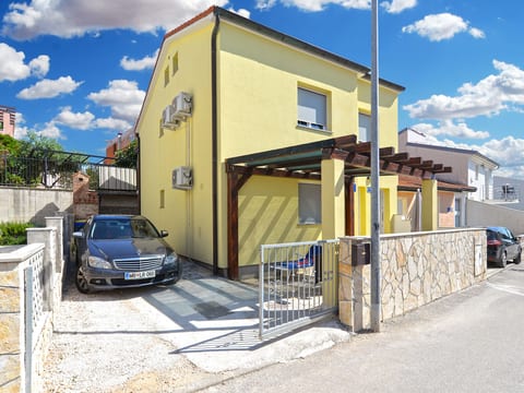 Apartment 1739