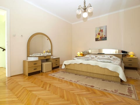 Apartment 1622