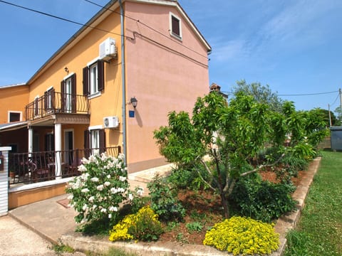 Apartment 1622