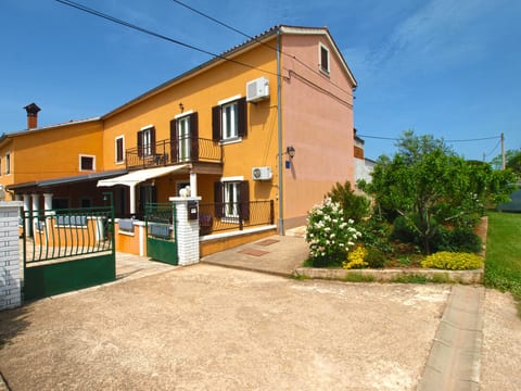 Apartment 1622