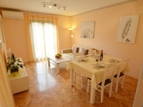 Apartment 1045