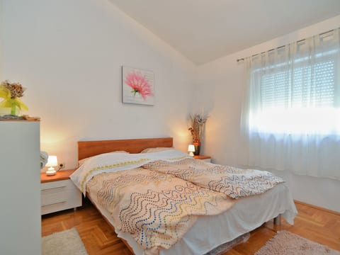 Apartment 258