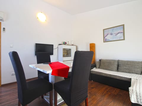 Apartment 934