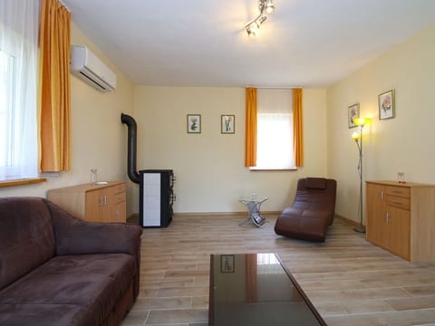 Apartment 1840