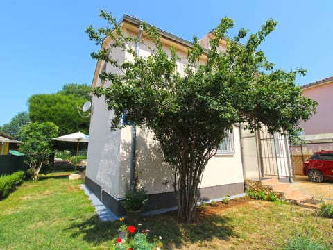 Apartment 1840