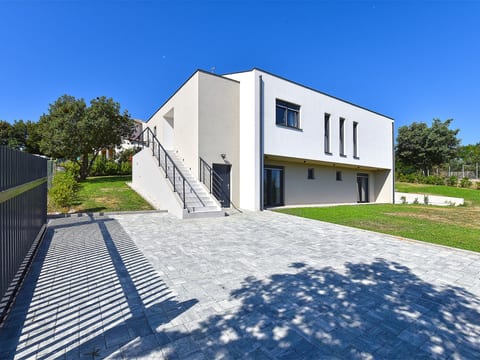 Villa 2044
