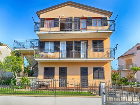 Apartment 1553