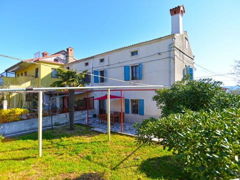 House 1585
