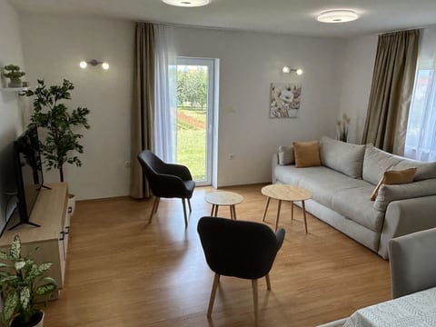 Apartment Sweet Lapat 2