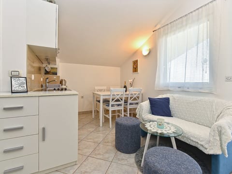 Apartment 1860