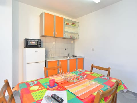 Apartment 533