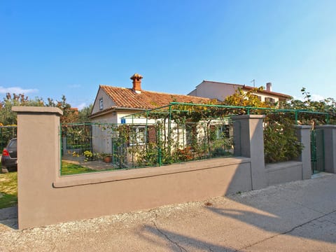 House 385