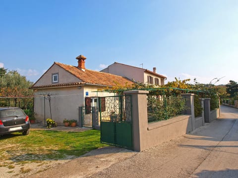 House 385