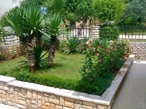 Apartment 959