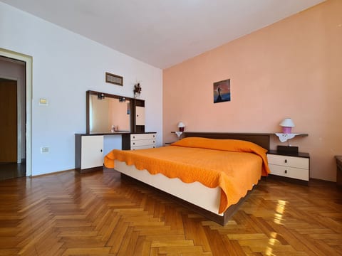 Apartment 930