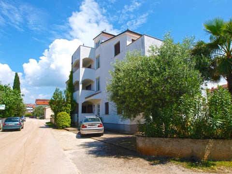Apartment 1842