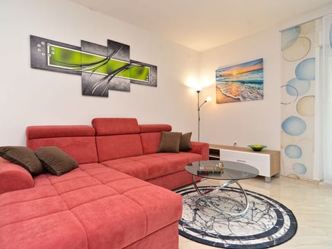 Apartment 925