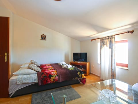Apartment 250