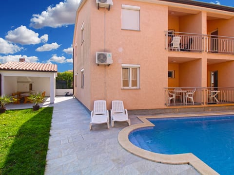 Apartment 1359