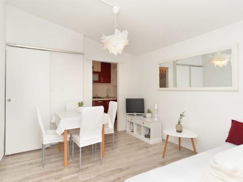 Apartment 1363
