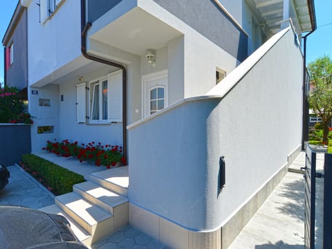 Apartment 1363