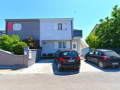 Apartment 1363