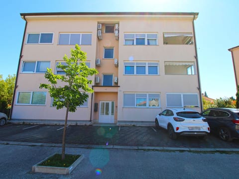 Apartment 2384