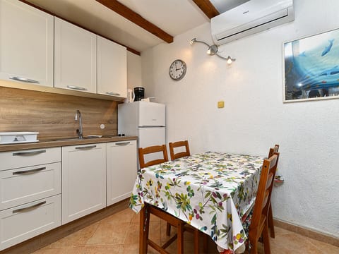 Apartment 2381