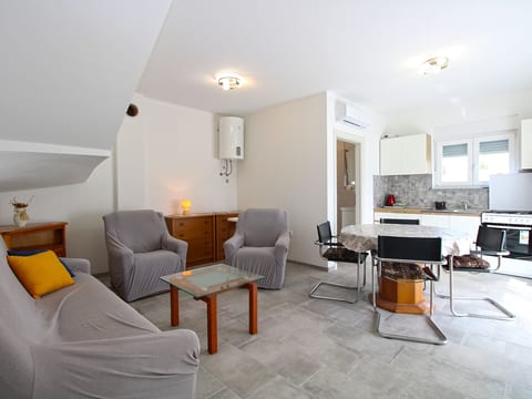 Apartment 2341