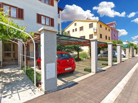 Apartment 1293