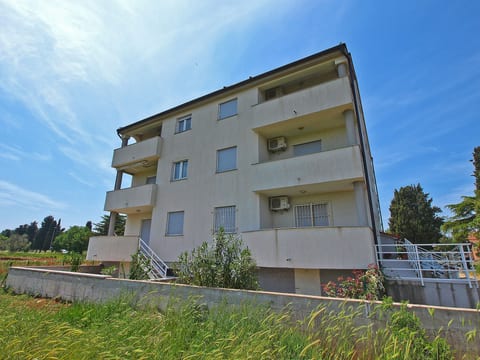 Apartment 1041