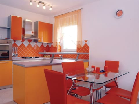 Apartment 1041